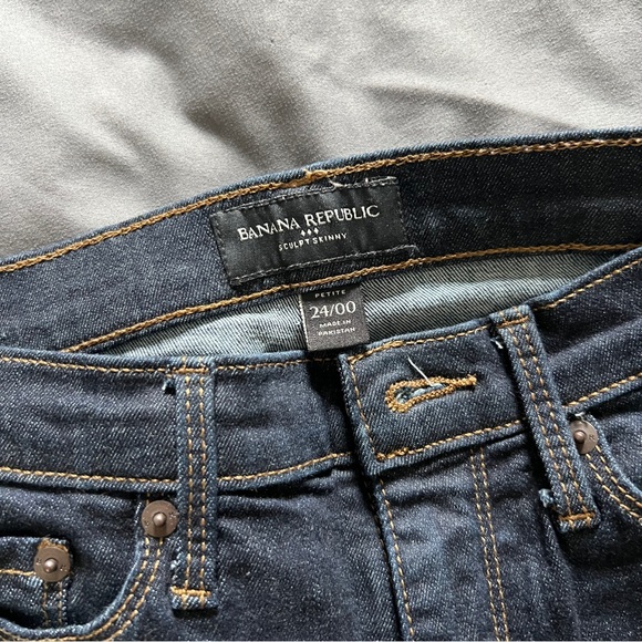 Banana Republic Girlfriend Jeans - Picture 4 of 4